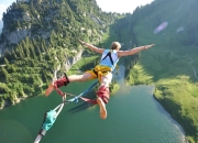 开云棋牌游戏-跨界传奇，当德国战车稳稳驶过圣西罗，奥斯梅恩在NBA季后赛接管比赛