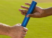 开云官网-赛道上的双重奏，佩雷兹统治全场，迈凯伦绝杀梅赛德斯