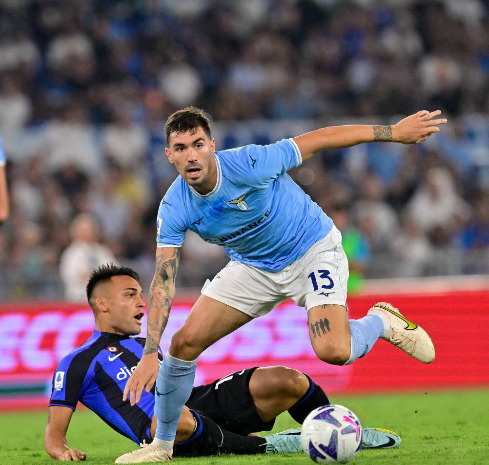 拉齐奥客场惊险获胜,继续保持领先位置 拉齐奥客场惊险获胜,继续保持领先位置