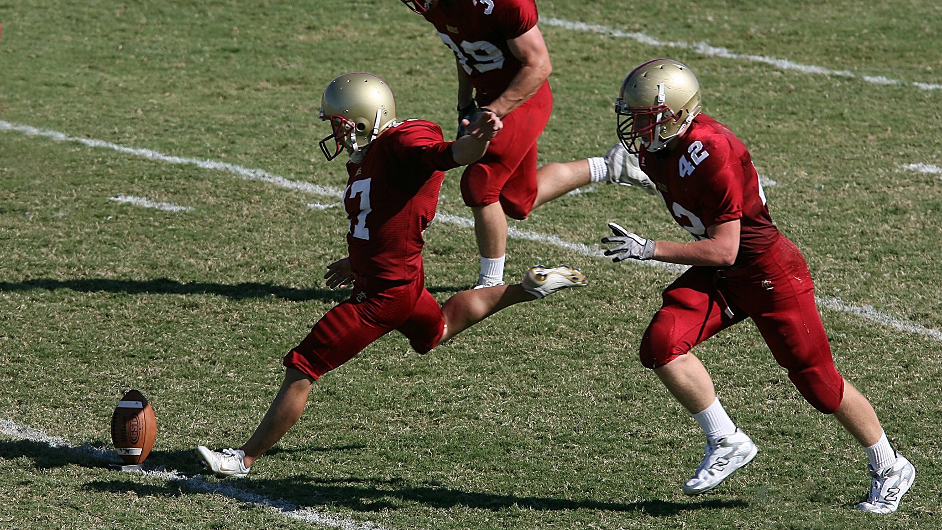 铁血战车与不朽工兵，德国淘汰赛过关乌拉圭，坎特稳定输出不掉线的双重启示