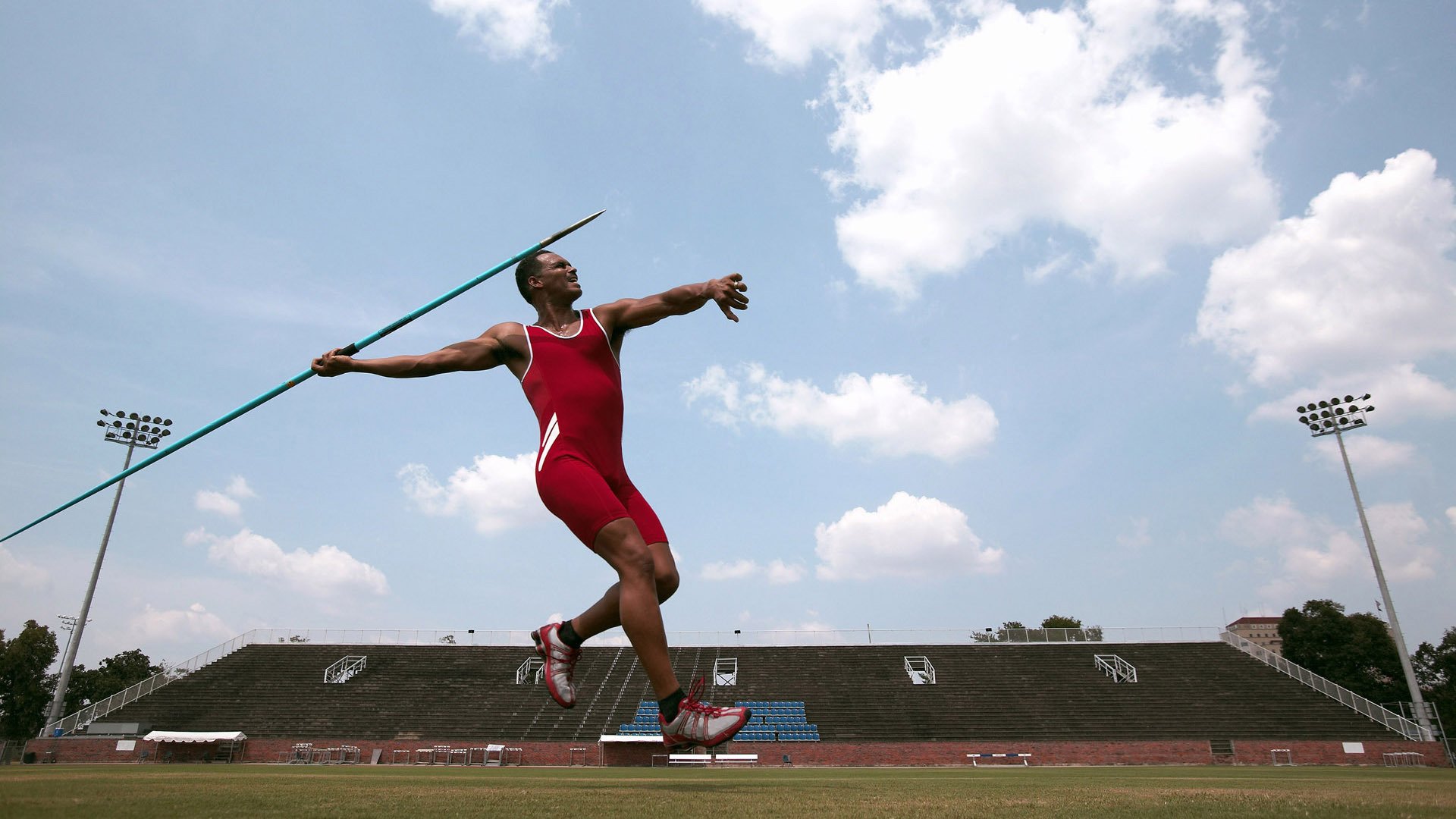 姆巴佩利刃出鞘，乌拉圭提前扼杀悬念，阿尔及利亚的遗憾与启示