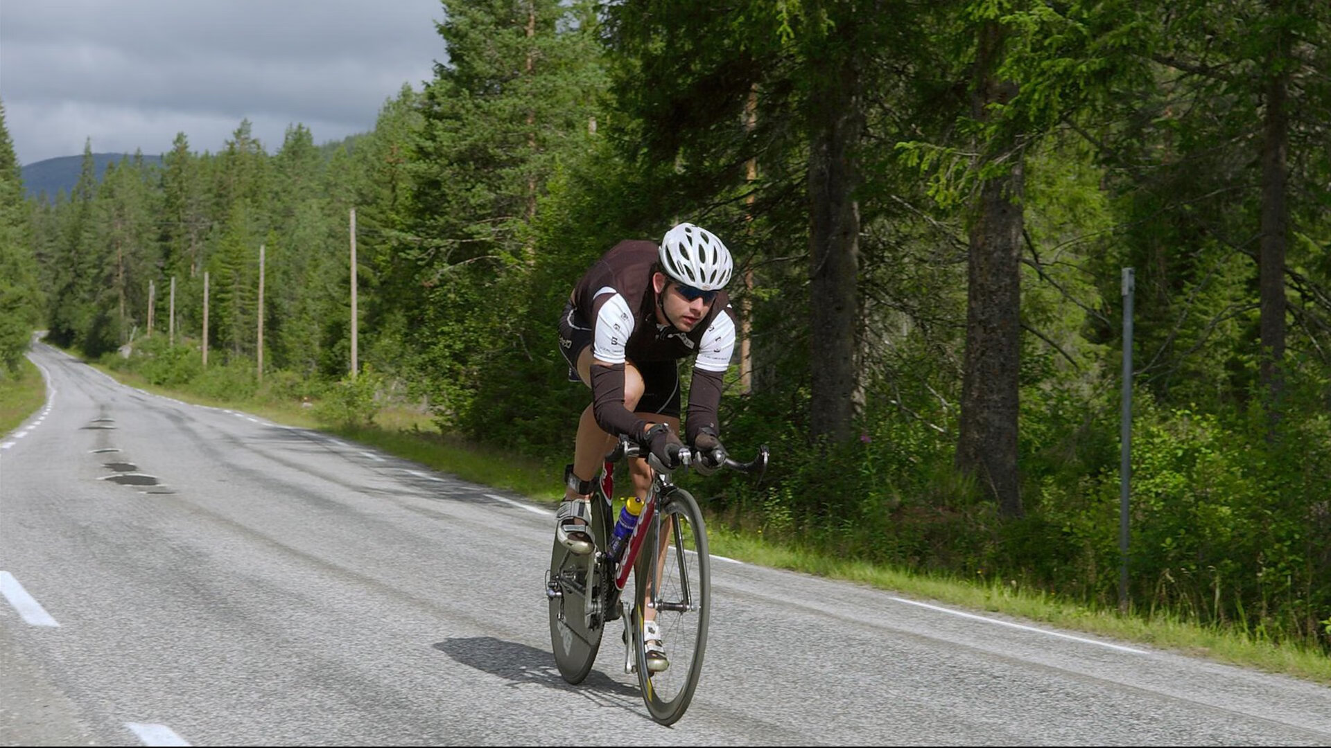 阿坎吉连续得分定乾坤，英超争冠夜曼城拉开决定性差距