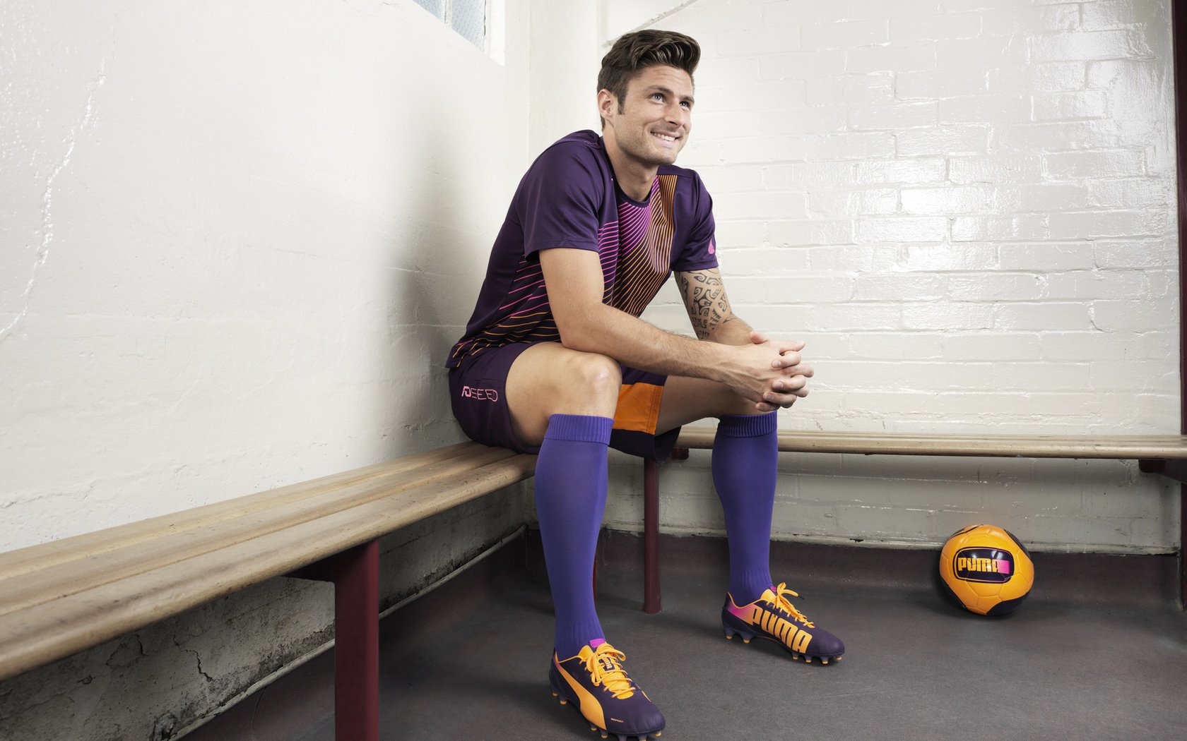 从横滨到米兰,蒂亚戈如何以日本精神扛起全队,力克红黑军团